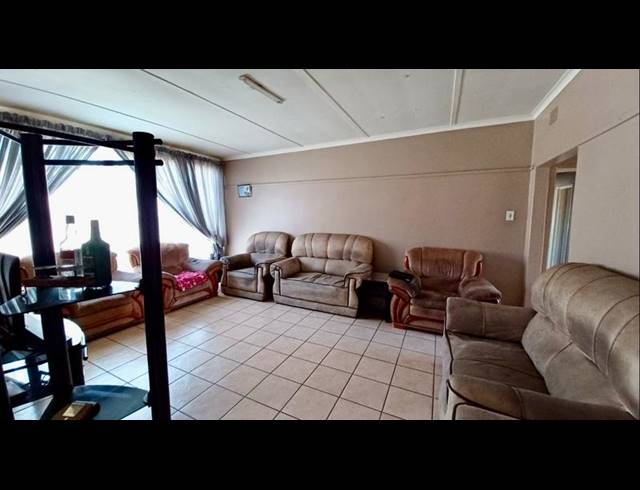 3 BEDROOM HOUSE FOR SALE IN VANDERBIJLPARK CE 3